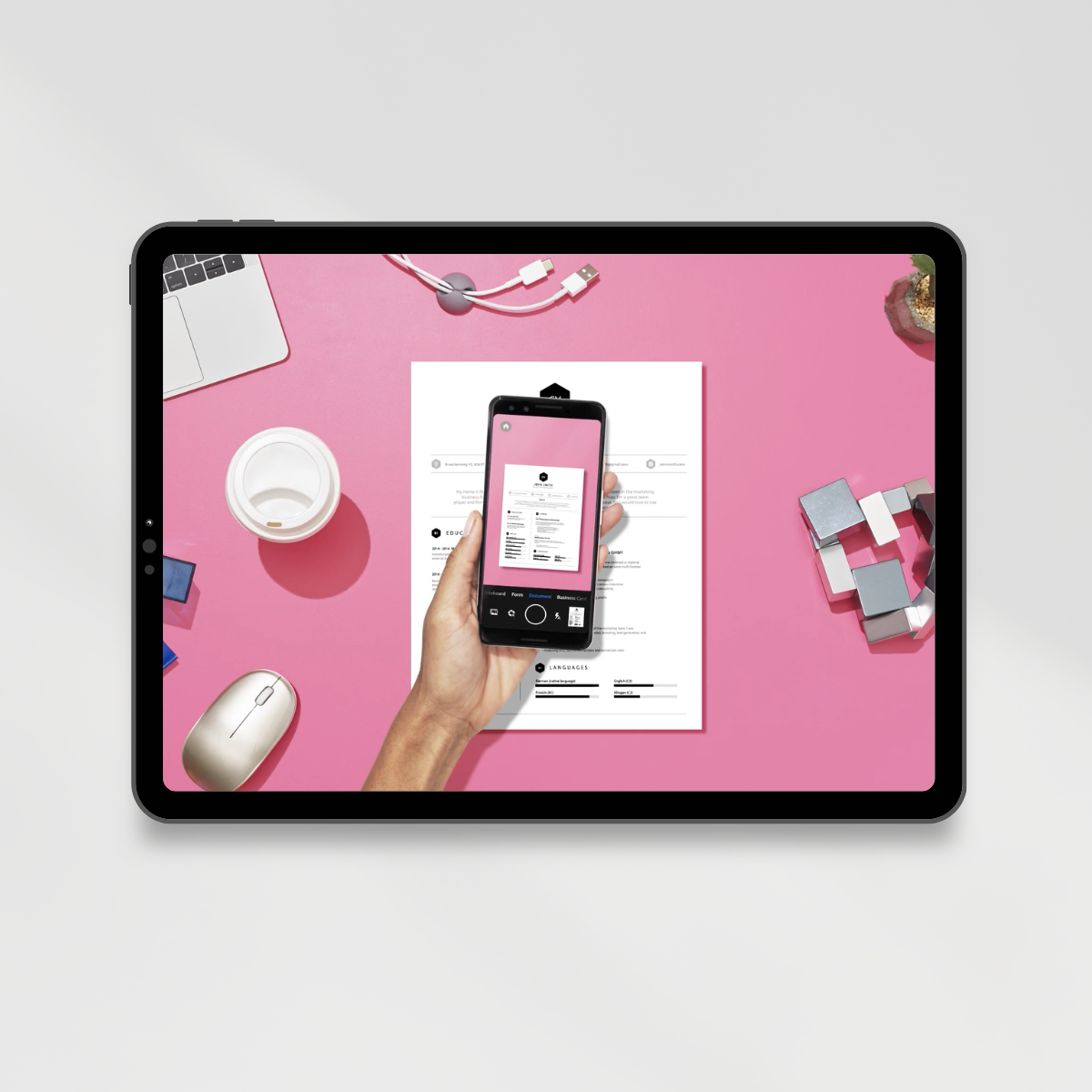 Adobe Acrobat Produktvideo auf einem Tablet